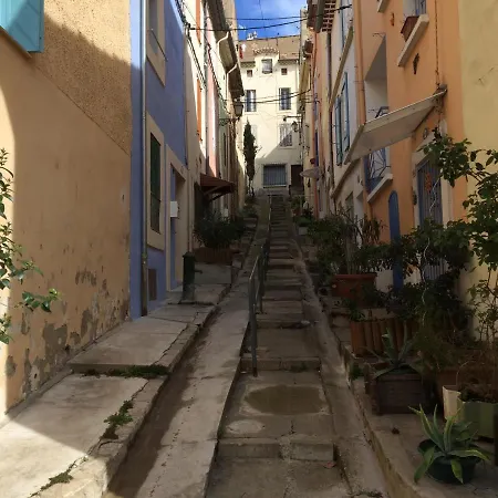 Un Chat Au Soleil شقة