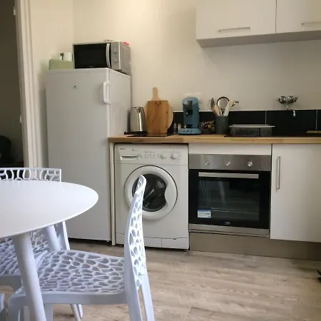 Un Chat Au Soleil شقة